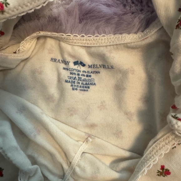 Brandy Melville Cream Floral Top - Picture 2 of 3